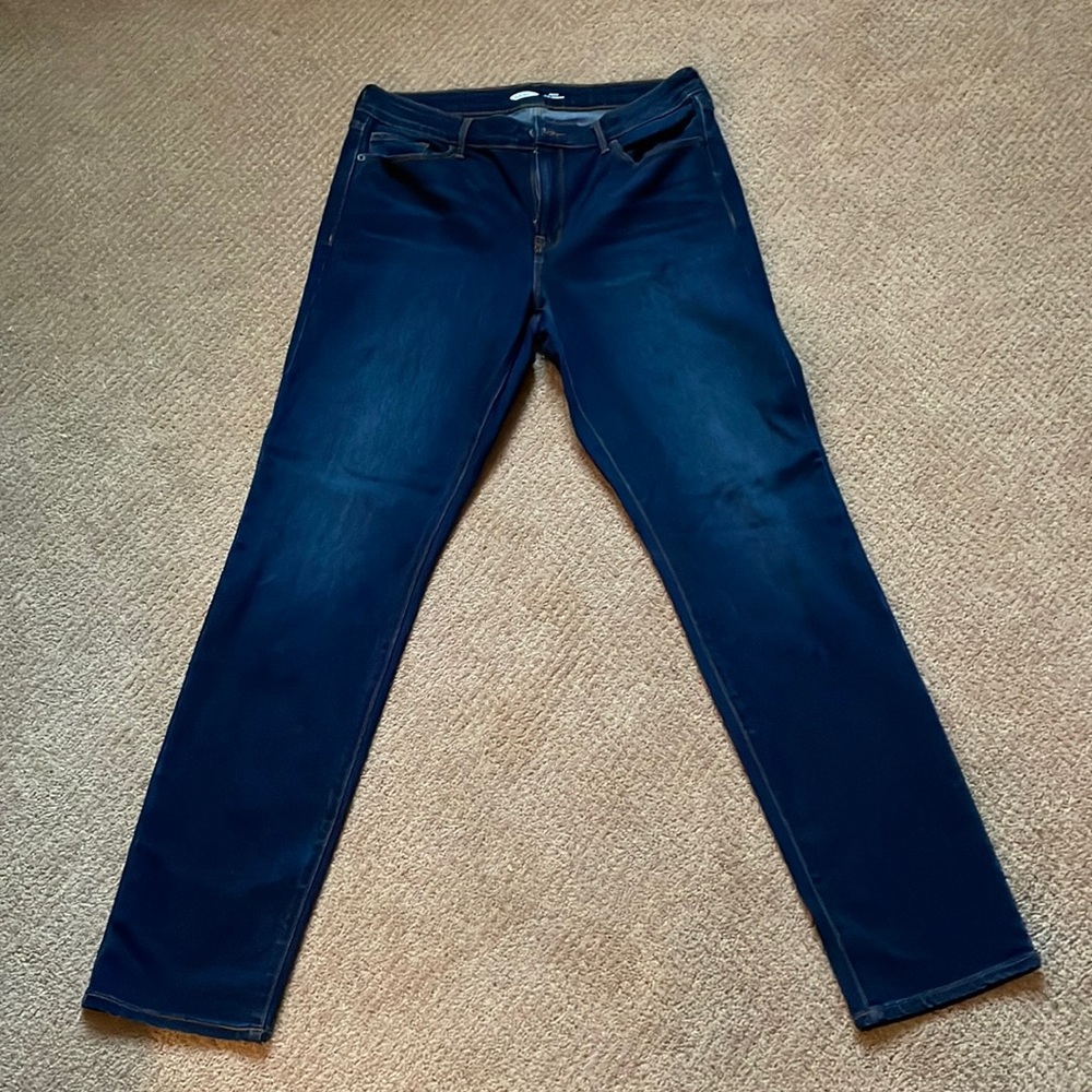 Never worn Old Navy Power Slim Straight jeans  size: 12 Tall  inseam: 30.5”
